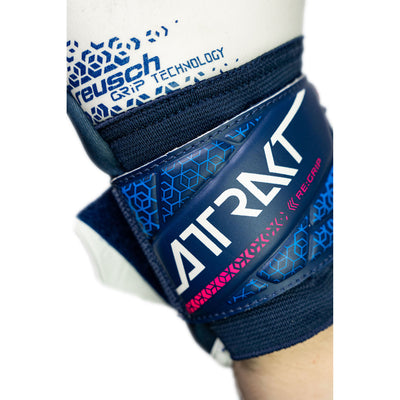 Reusch Attrakt Re-Grip Goal Keeping Glove